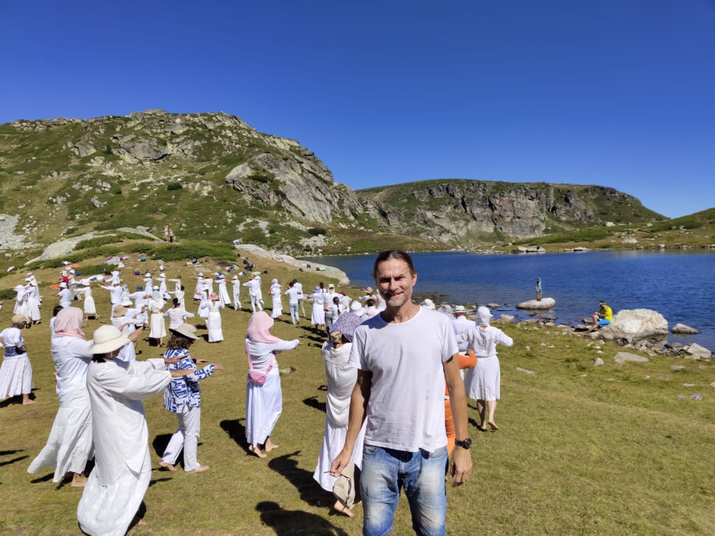 ¿Por que es tan sorprendente 1 viaje a Bulgaria? 2 Danzas Hermandad Blanca